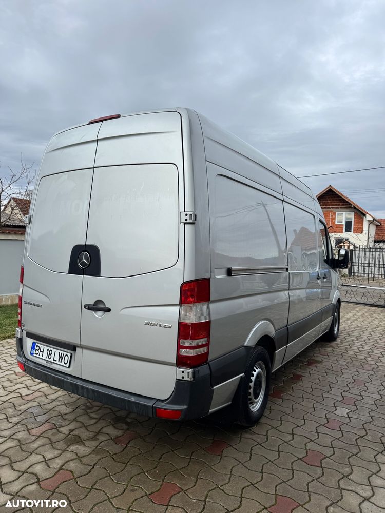 Mercedes-Benz Sprinter - 25