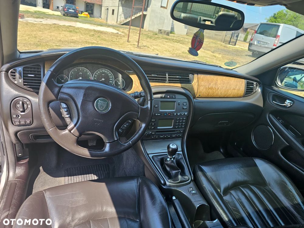 Jaguar X-Type - 10