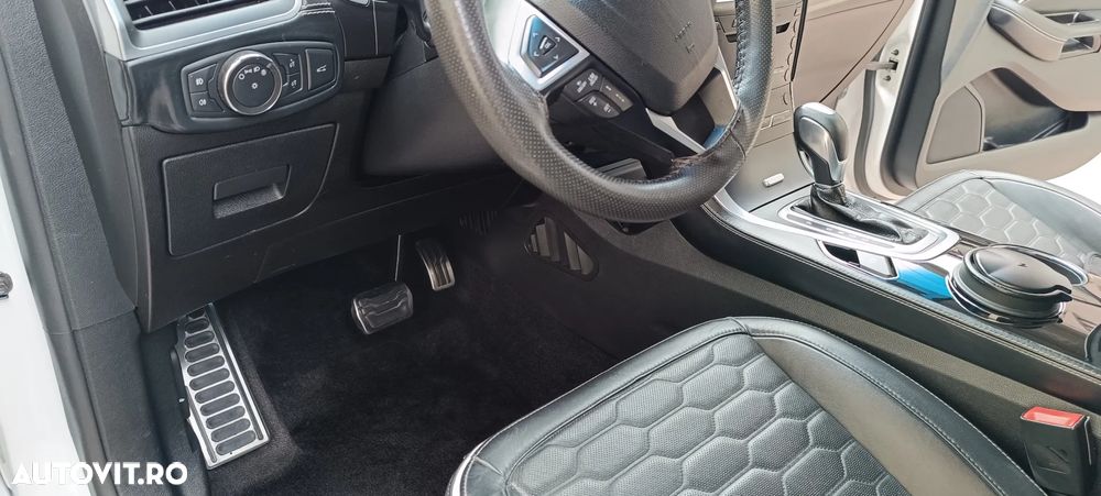 Ford Edge 2.0 TDCi Bi-Turbo 4x4 Vignale - 9
