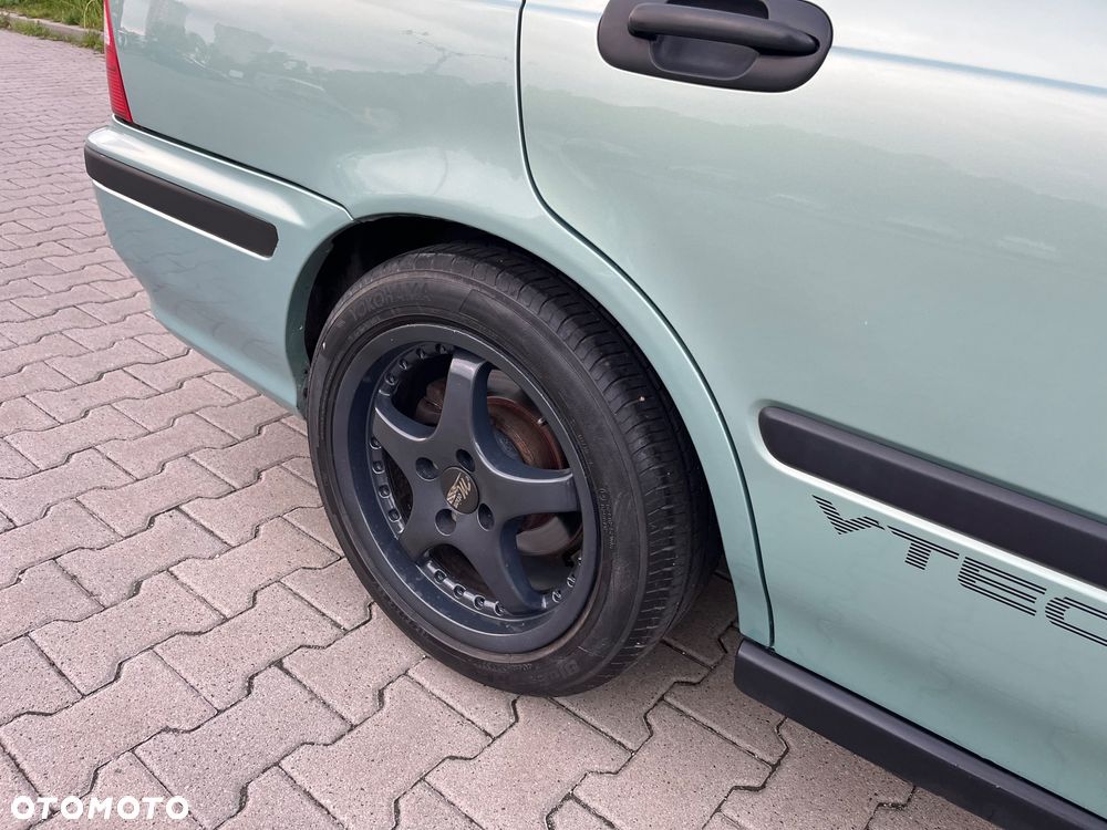 Honda Civic 1.5i VTEC - 30