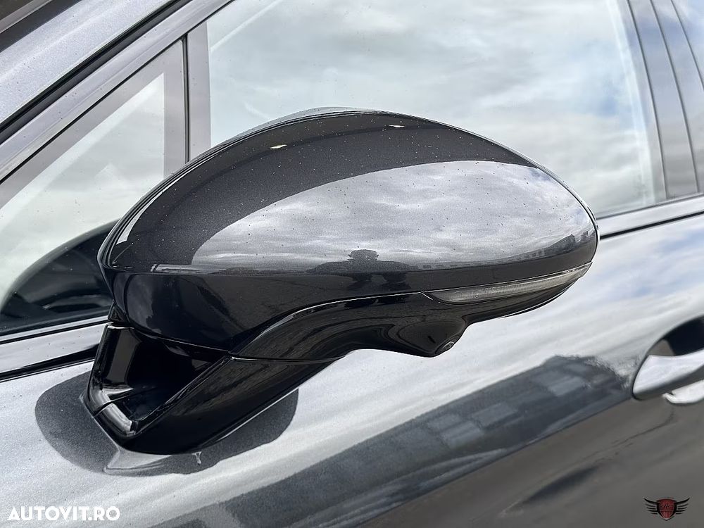 Porsche Panamera 4 E-Hybrid - 24