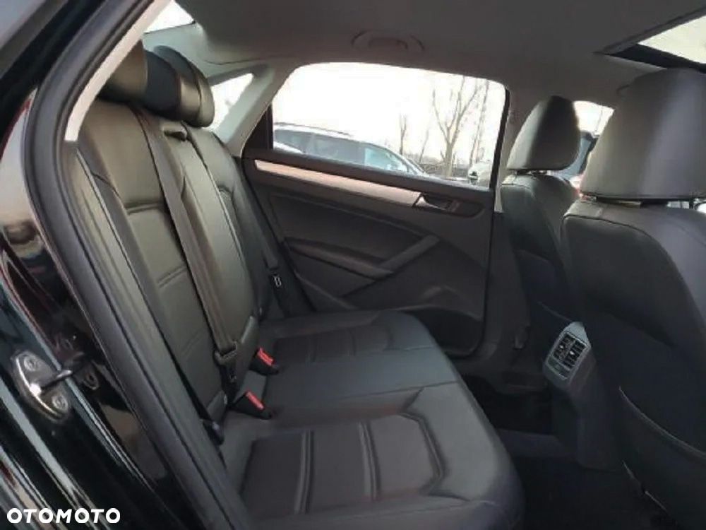 Volkswagen Passat - 18