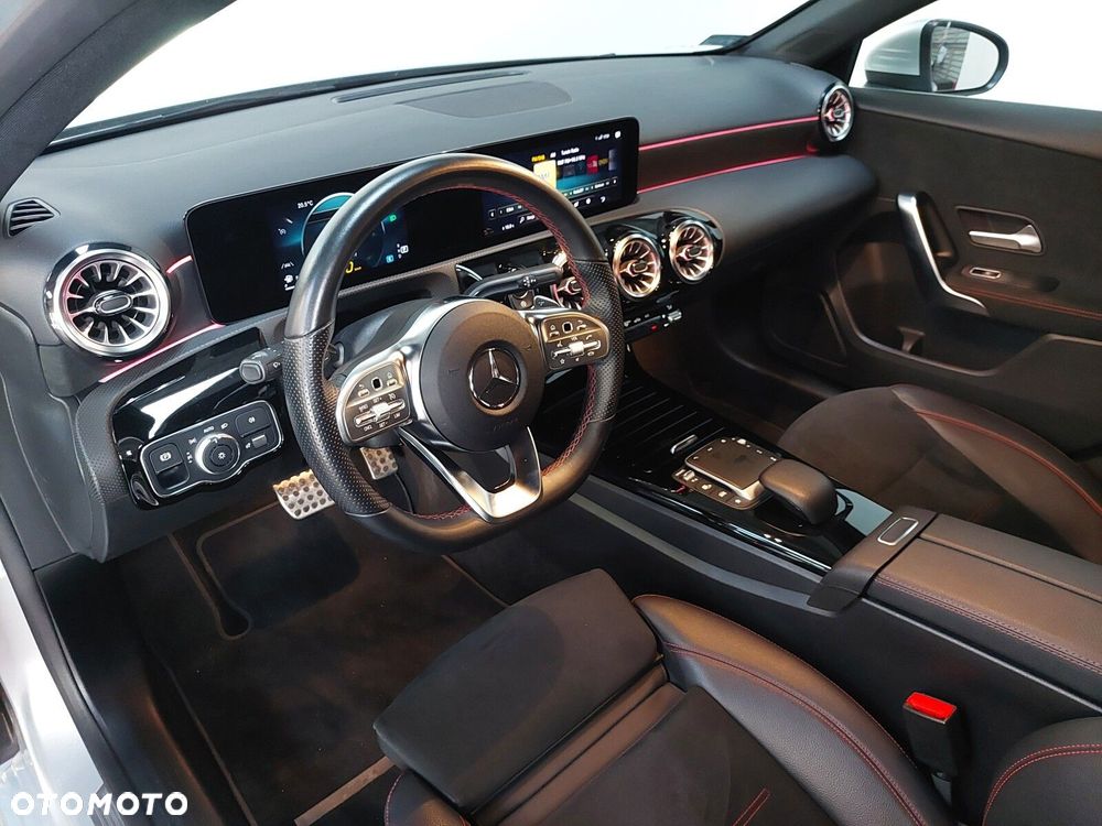 Mercedes-Benz Klasa A 180 d AMG Line 8G-DCT - 23