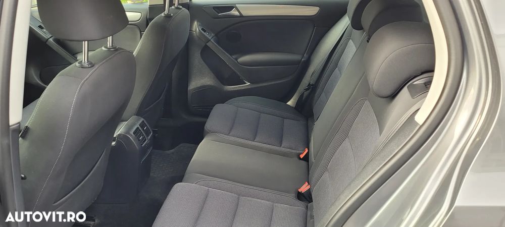 Volkswagen Golf 1.6 TDI DPF Trendline - 12