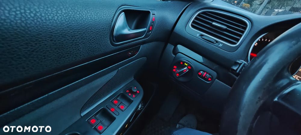 Volkswagen Golf 1.6 TDI DPF Highline - 3