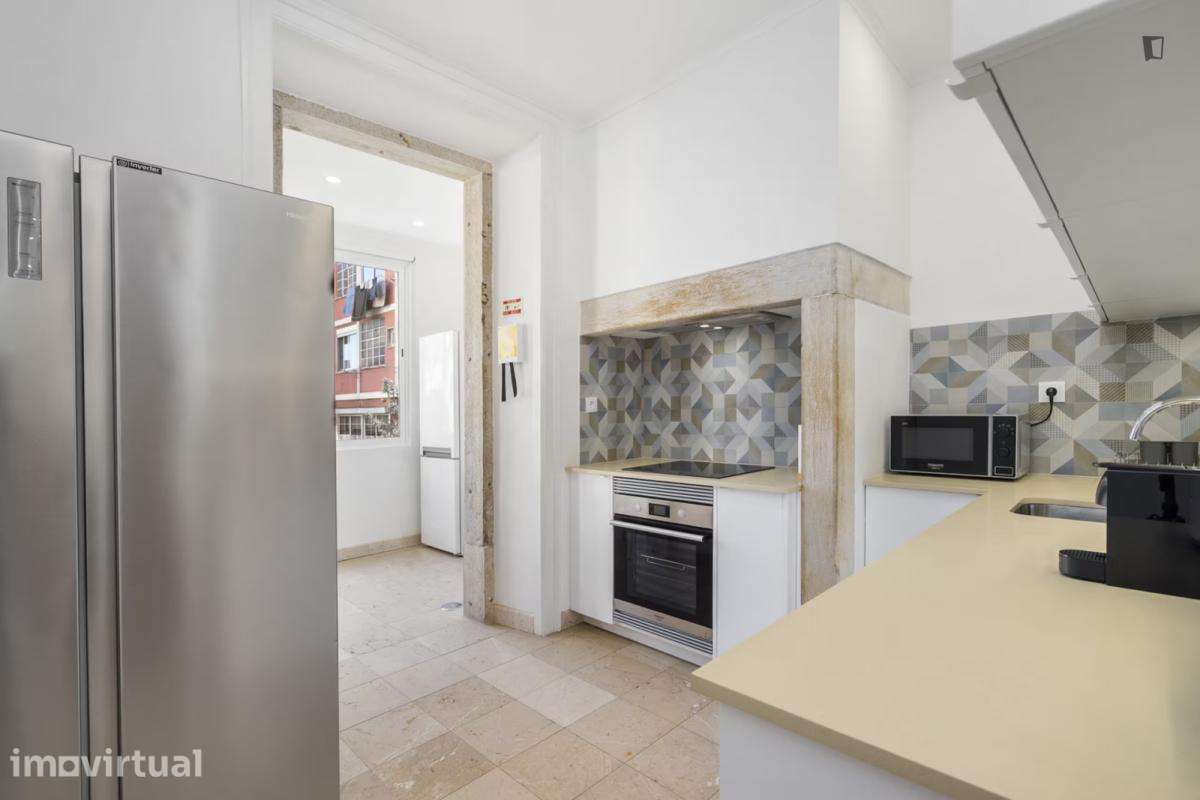 Quarto - localizado em Penha Lisbon - Grande imagem: 4/11