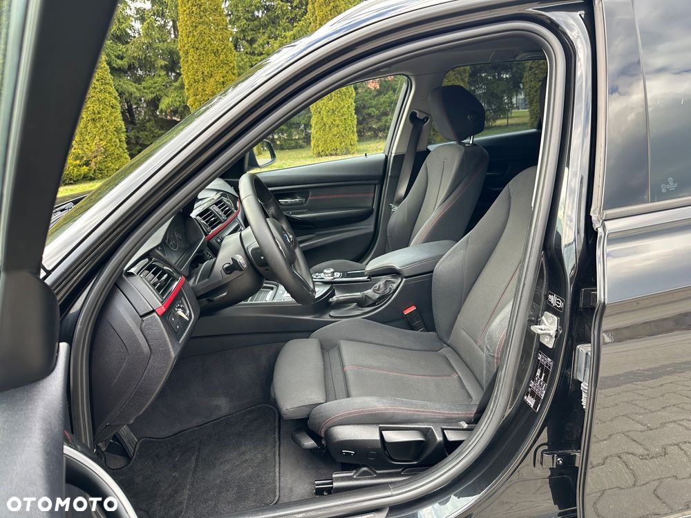 BMW Seria 3 318d DPF Edition Sport - 23
