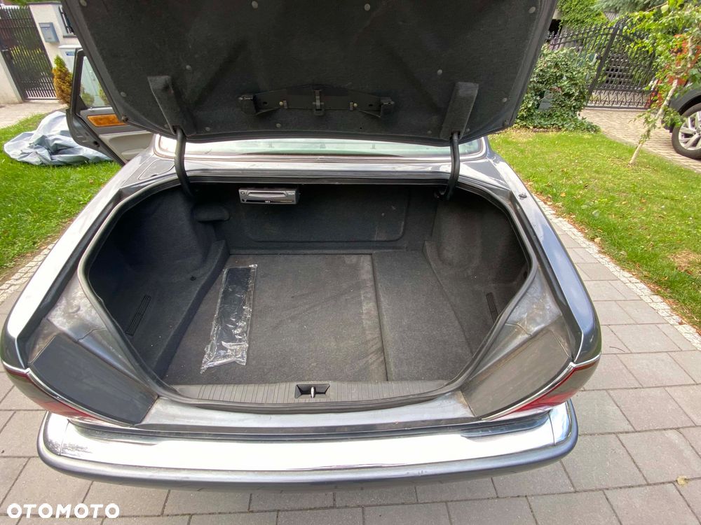 Jaguar Daimler Double Six - 5