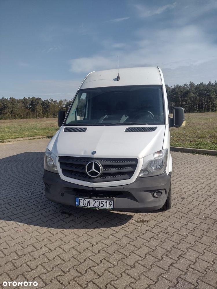 Mercedes-Benz Sprinter - 2