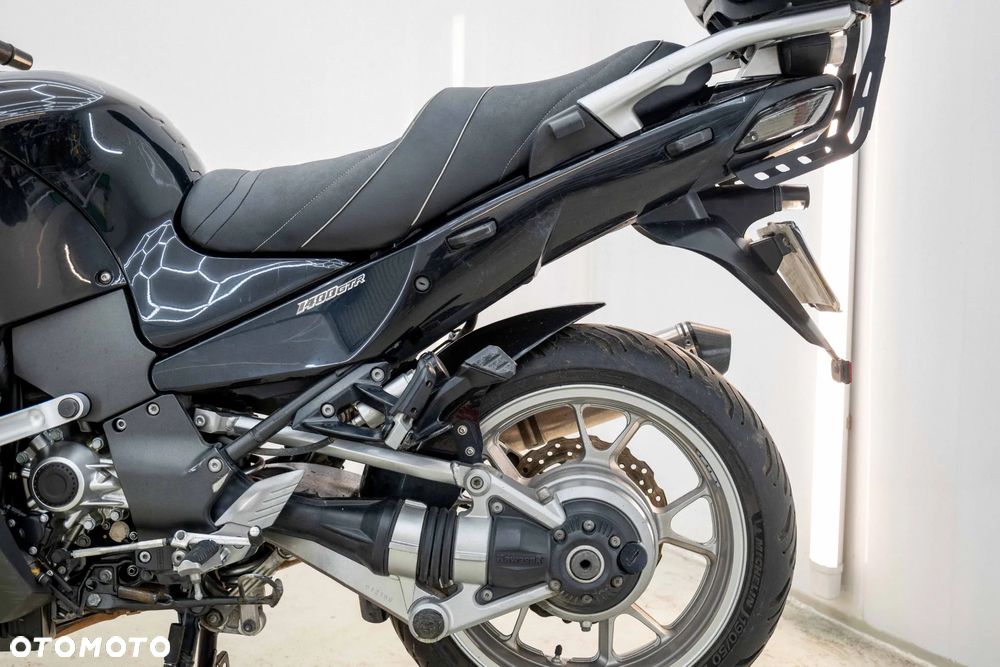 Kawasaki GTR - 14