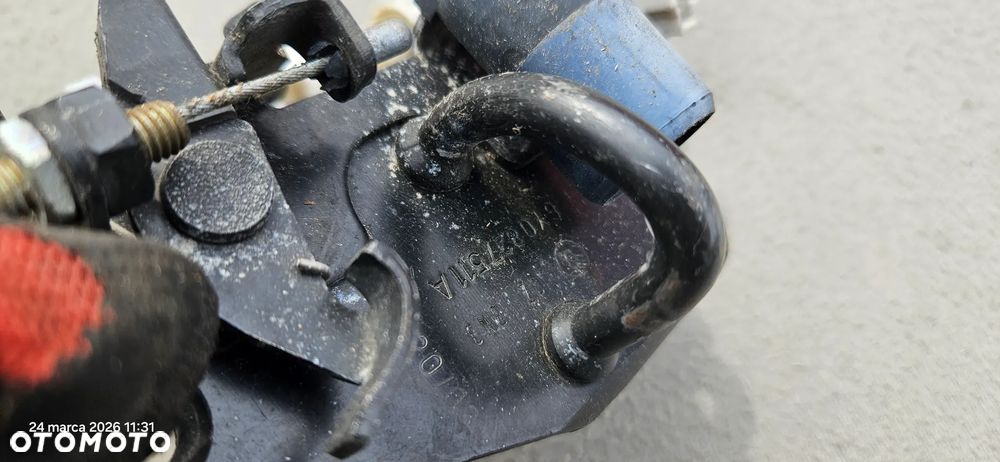 Linka cięgno rączka klapy bagażnika wlewu paliwa Skoda Fabia I 6y1827611 6Y0827511A - 4