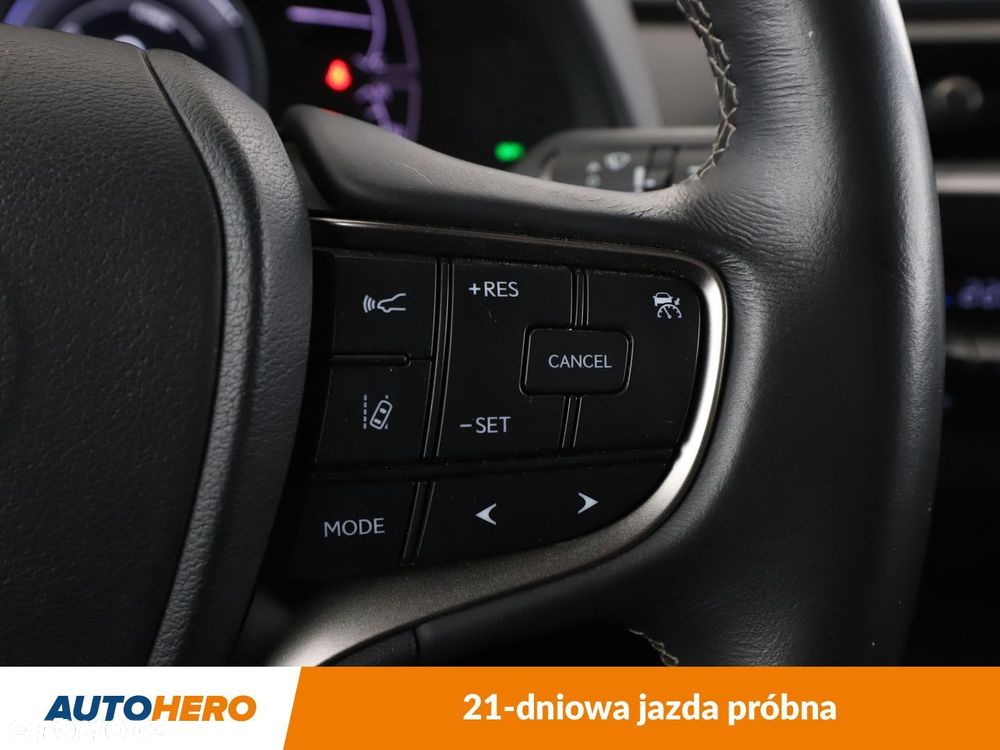 Lexus UX - 28