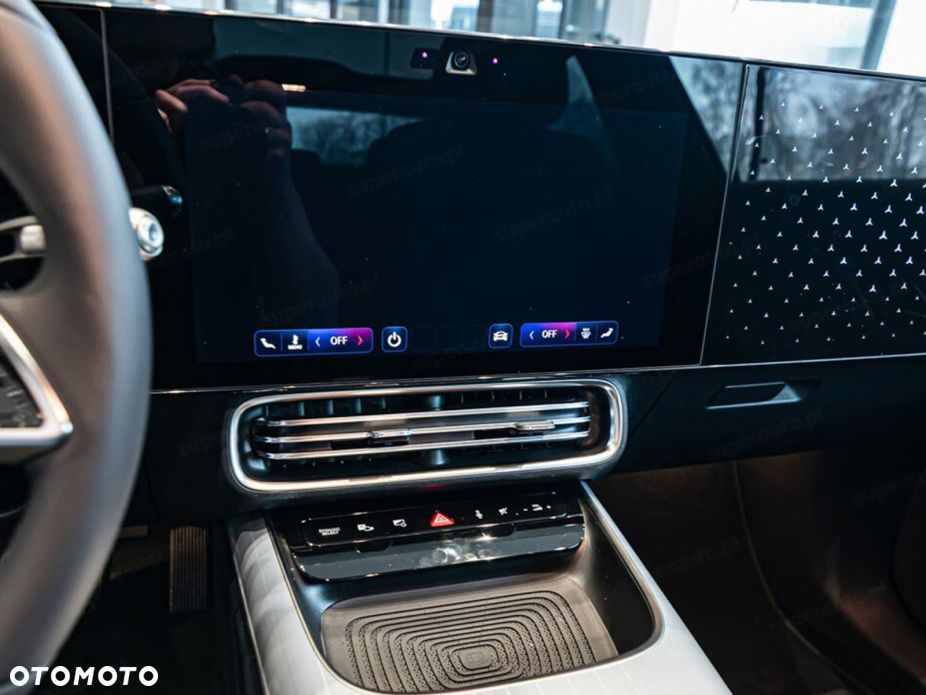 Mercedes-Benz CLA - 12