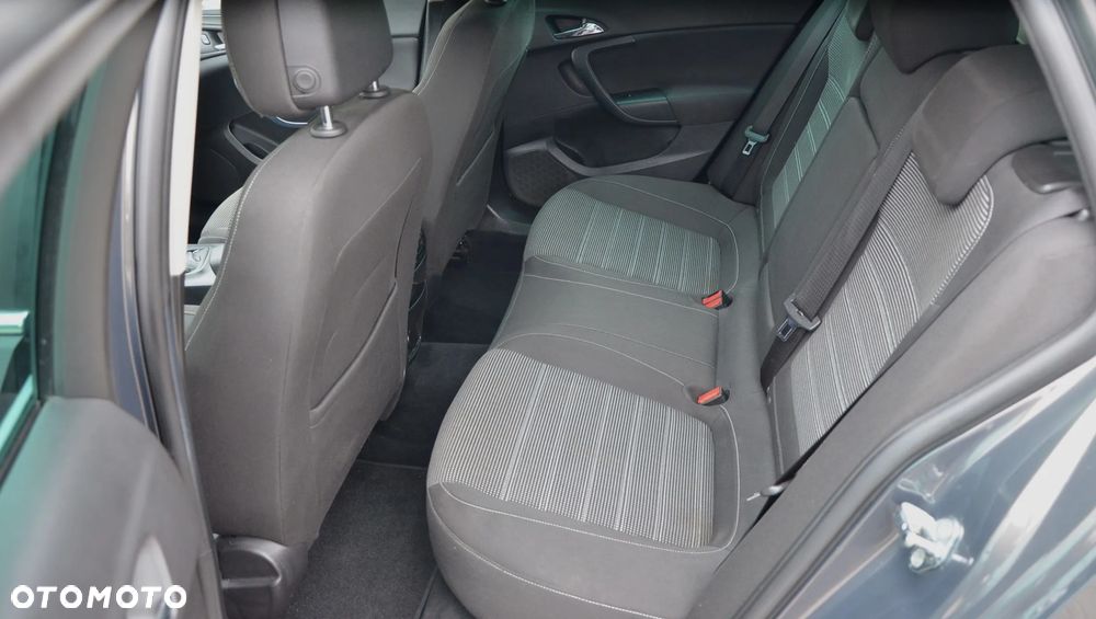 Opel Insignia - 17