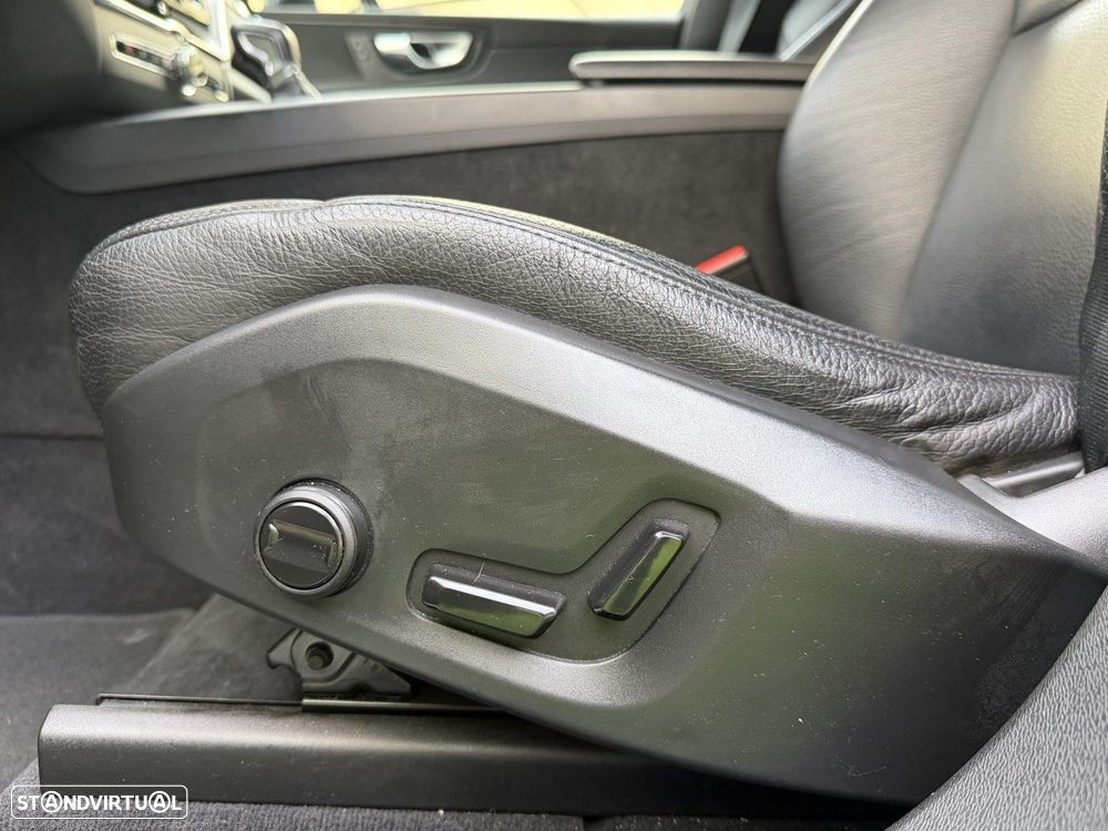 Volvo XC 60 2.0 D4 Momentum Plus Geartronic - 22