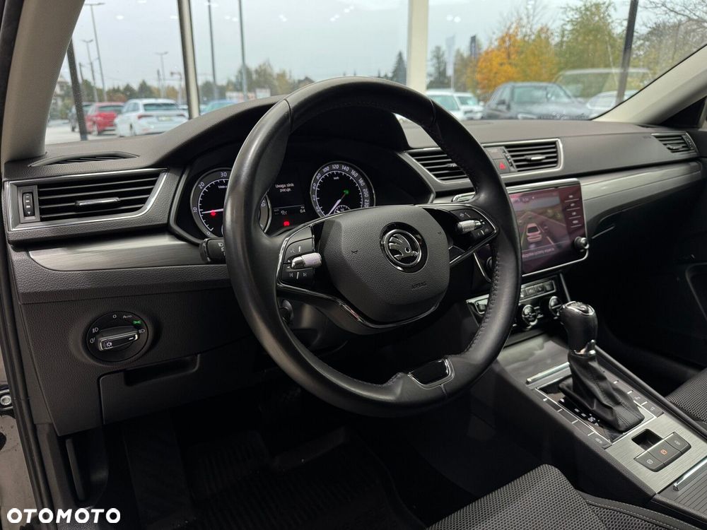 Skoda Superb 2.0 TDI SCR Style DSG - 8