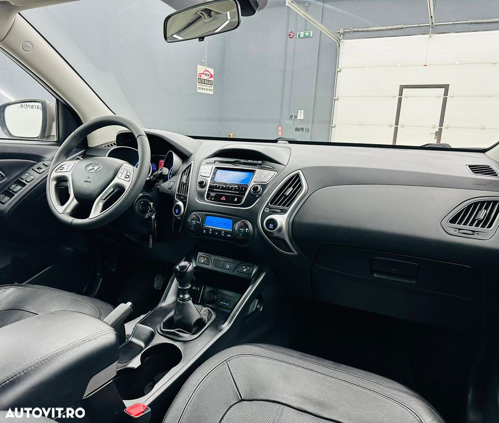 Hyundai ix35 1.7 CRDI 2WD blue Finale Gold - 22