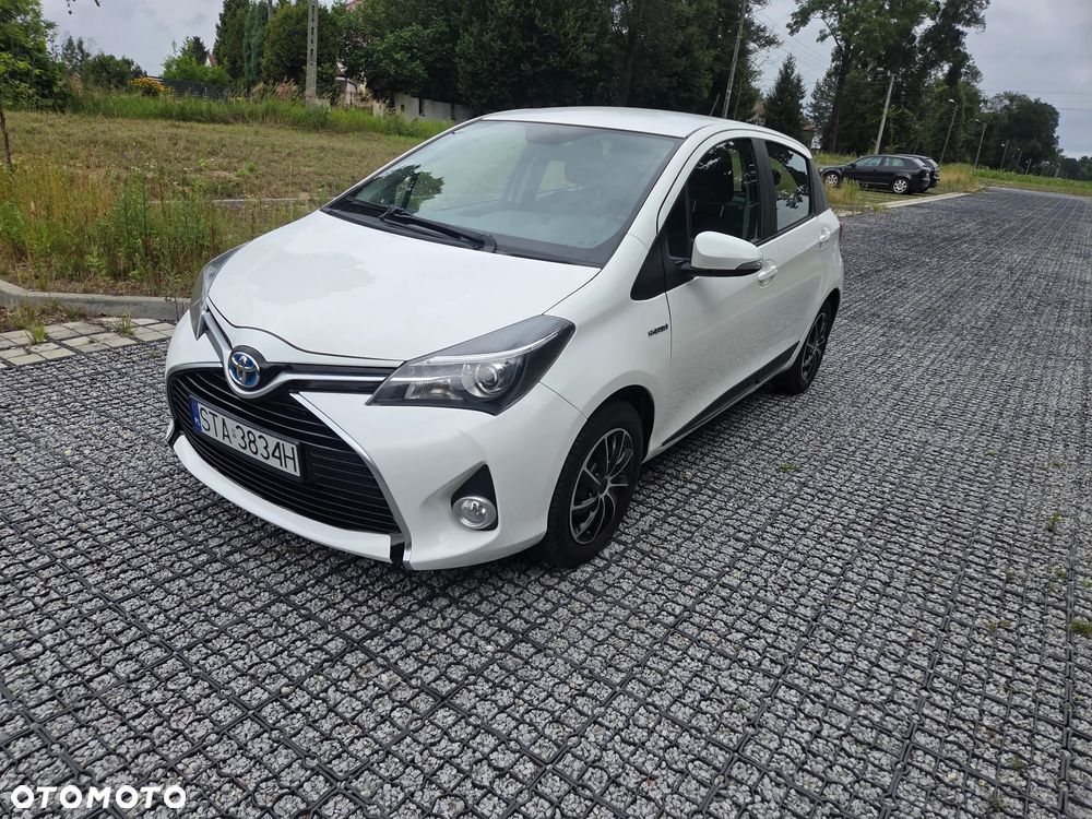 Toyota Yaris Hybrid 100 Sol - 11