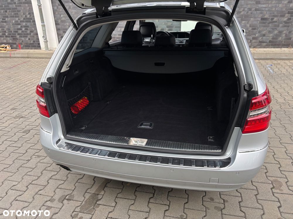 Mercedes-Benz Klasa E - 23