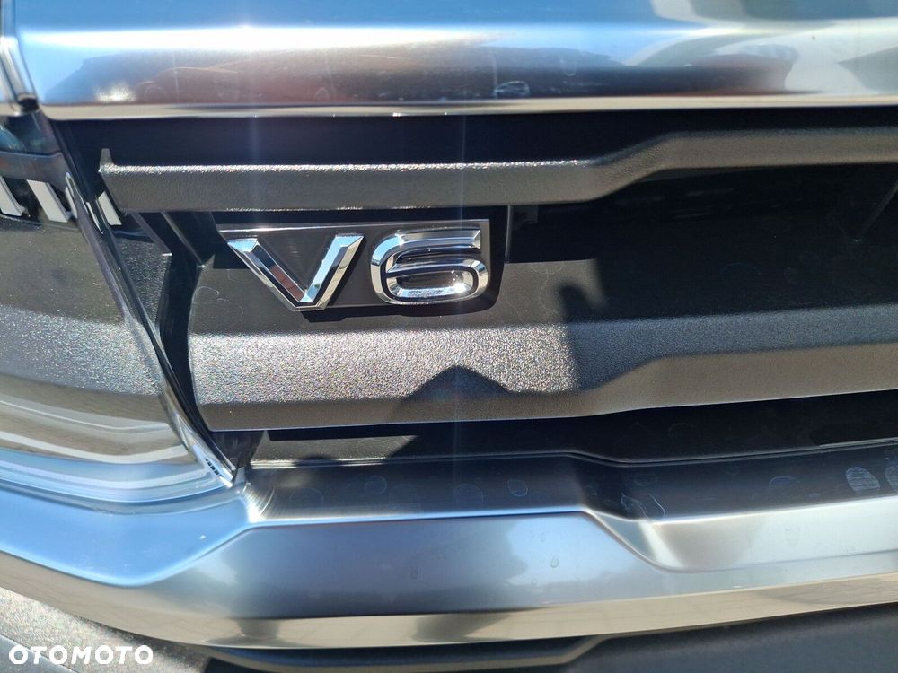 Volkswagen Amarok - 12