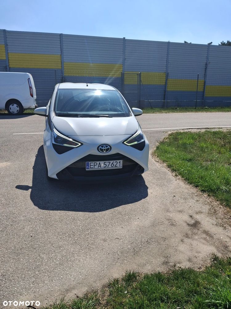 Toyota Aygo x-play - 1