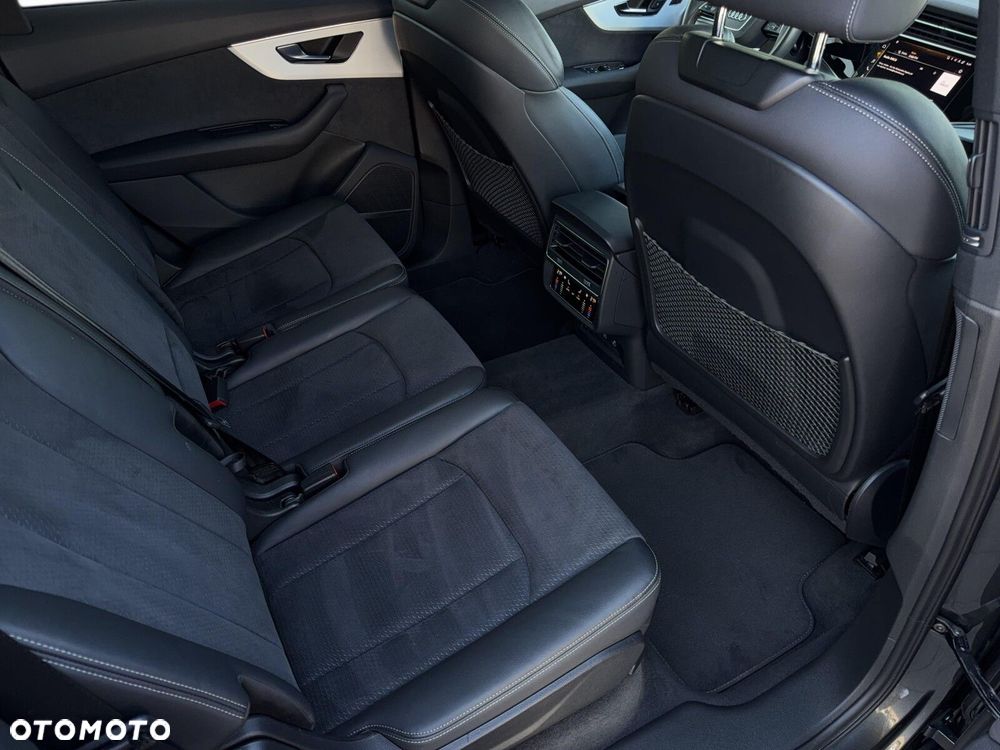 Audi Q7 55 TFSI mHEV Quattro S Line Tiptr - 12