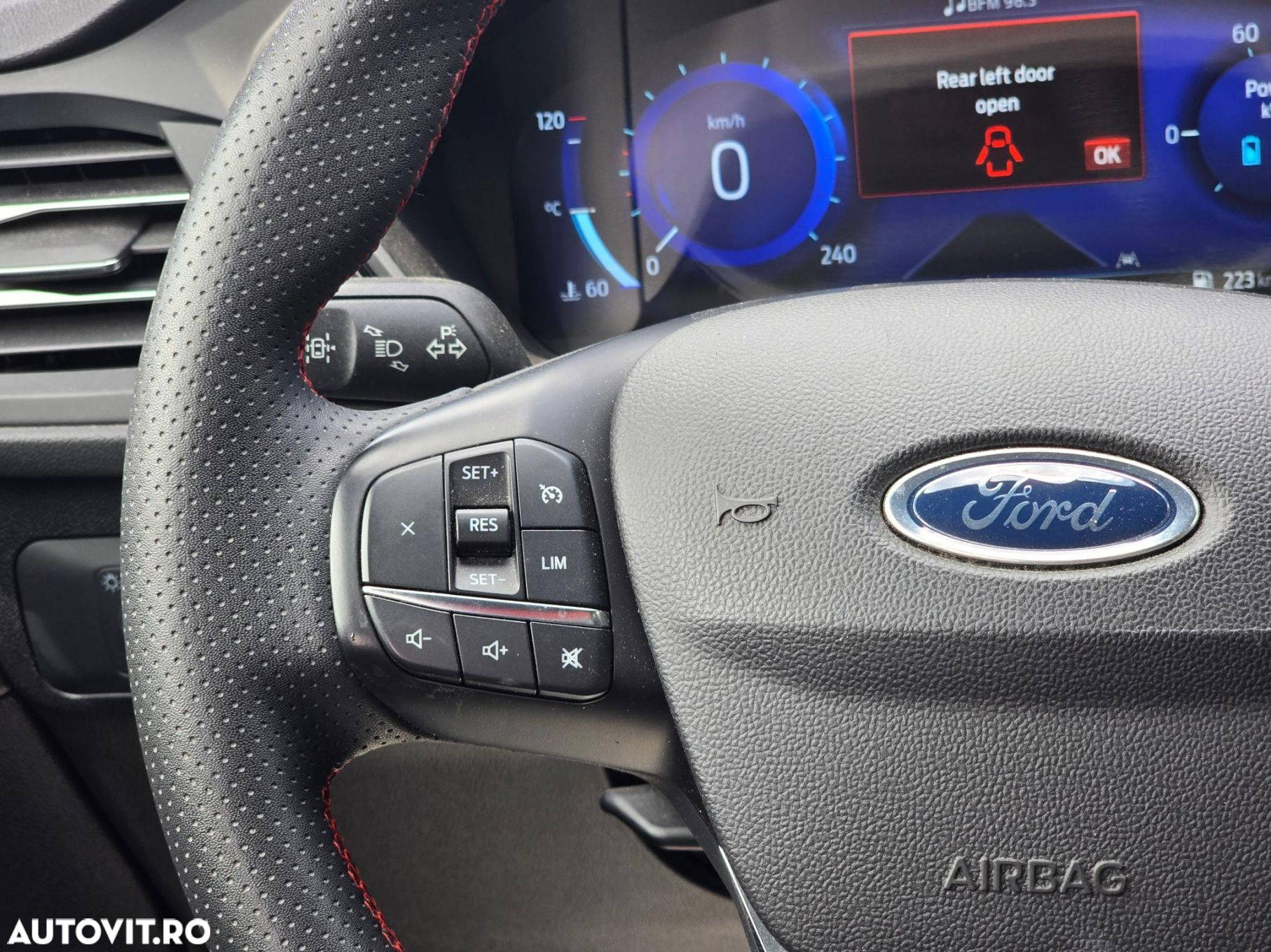 Ford Kuga 2.5 Duratec FHEV ST-LINE - 14