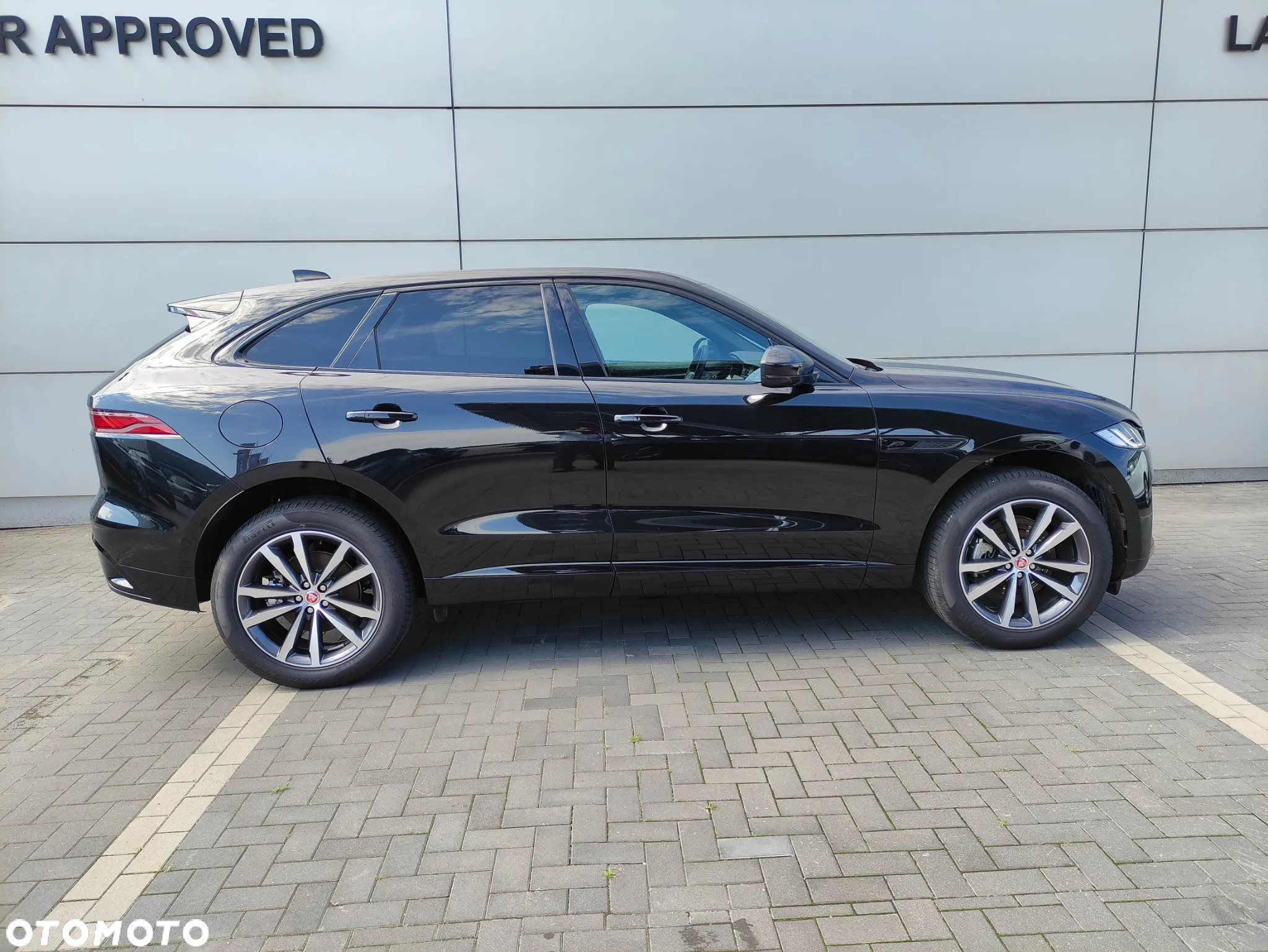 Jaguar F-Pace - 8