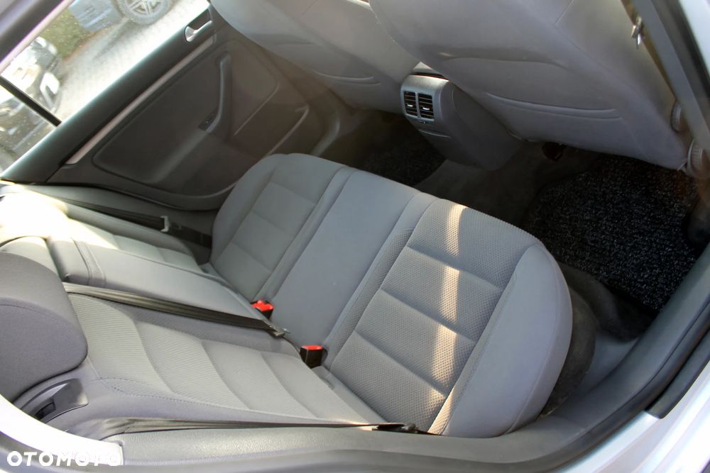 Volkswagen Golf - 13