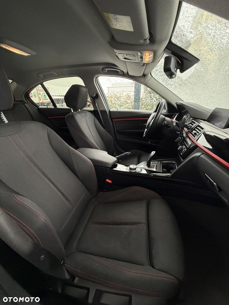 BMW Seria 3 318d - 14