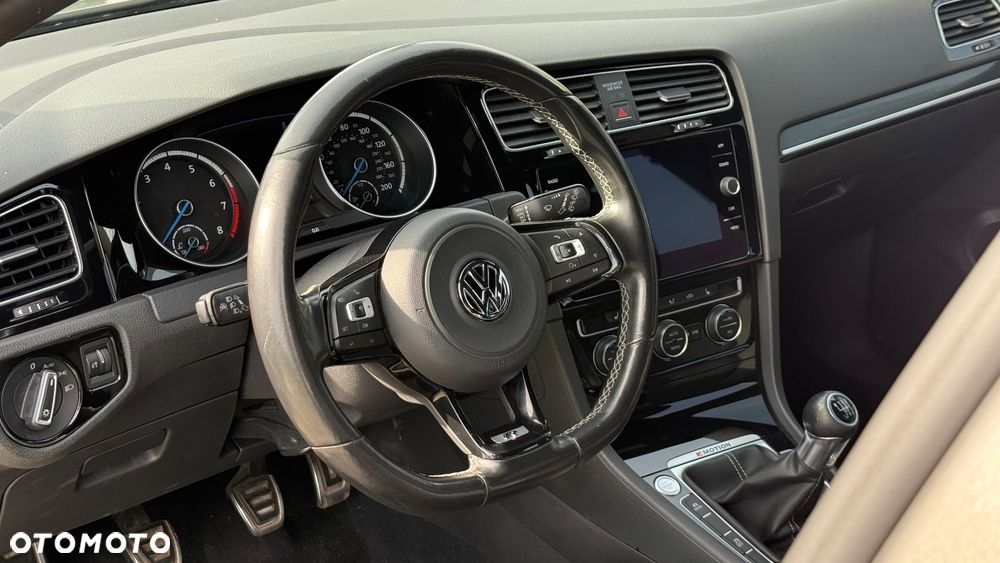 Volkswagen Golf - 15