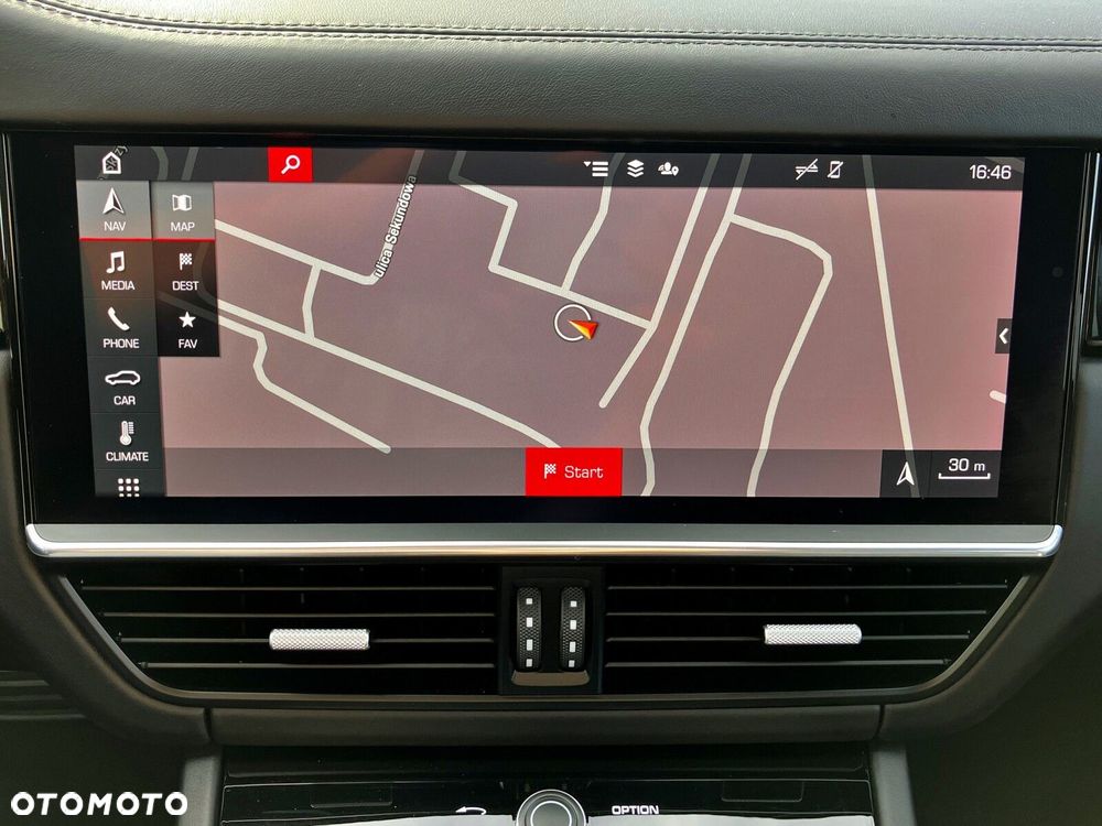 Porsche Cayenne - 27