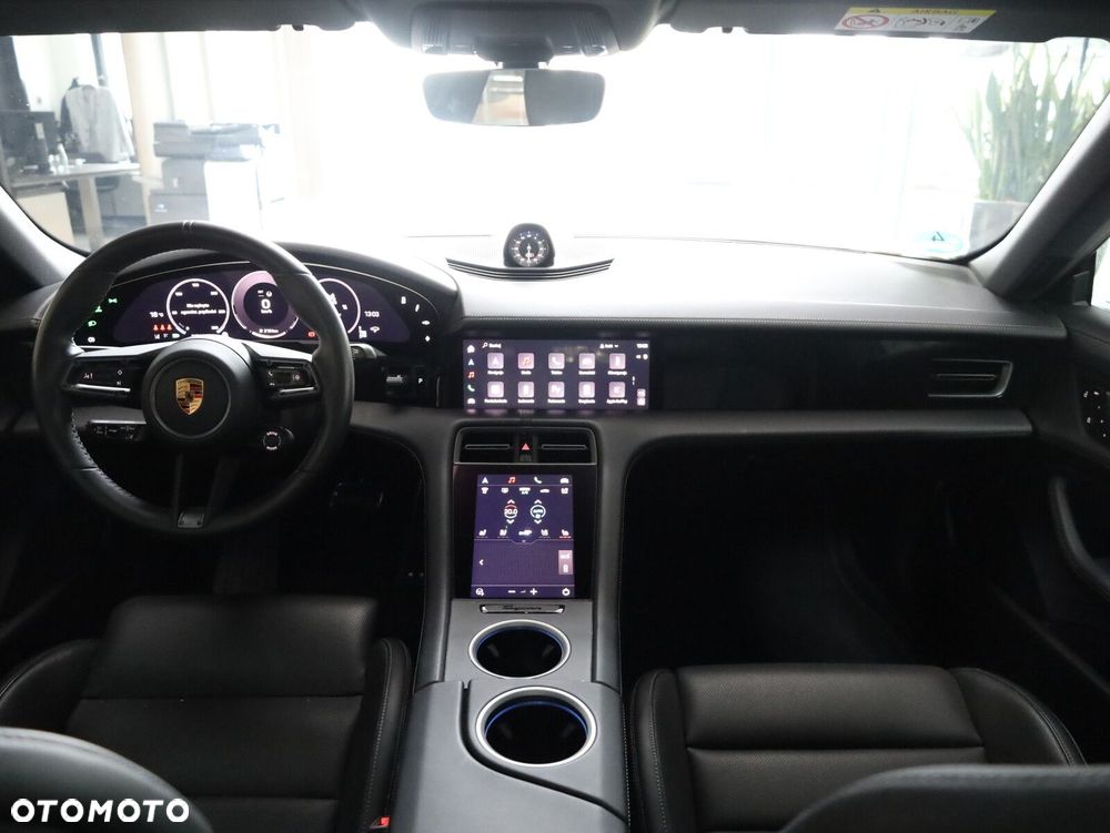 Porsche Taycan - 9