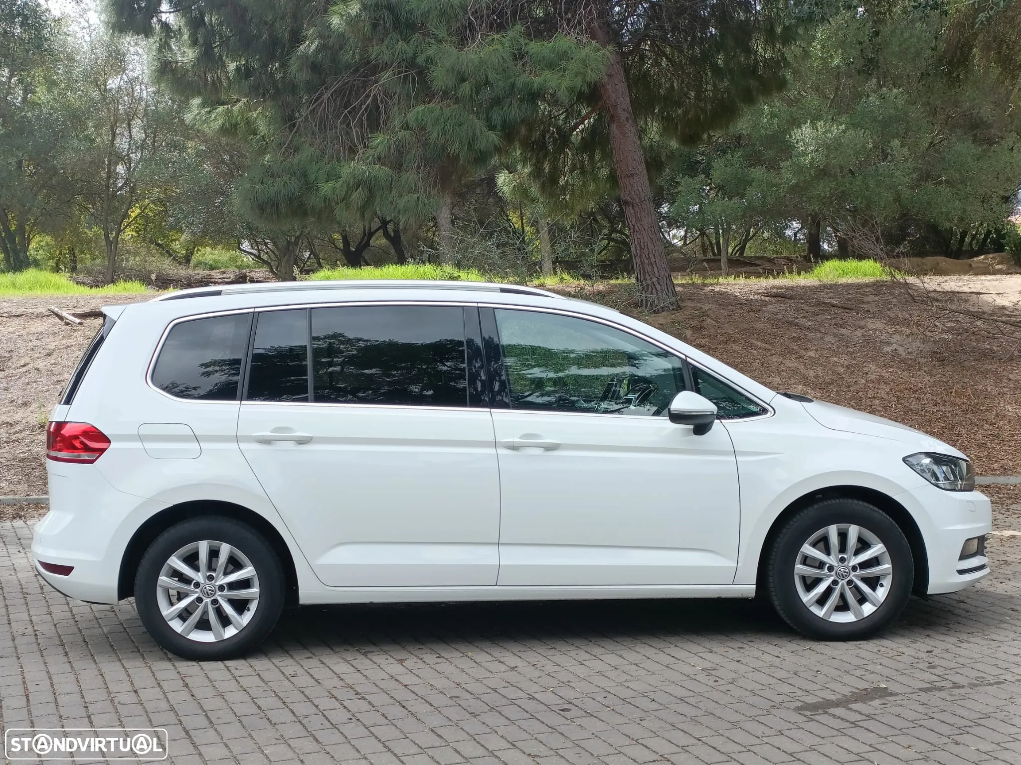 VW Touran 1.6 TDI Highline DSG - 5