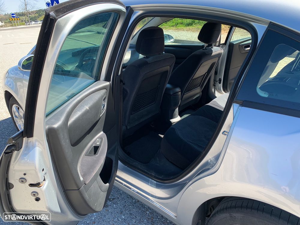 Citroën C4 1.6 HDi FAP EGS6 Exclusive - 8