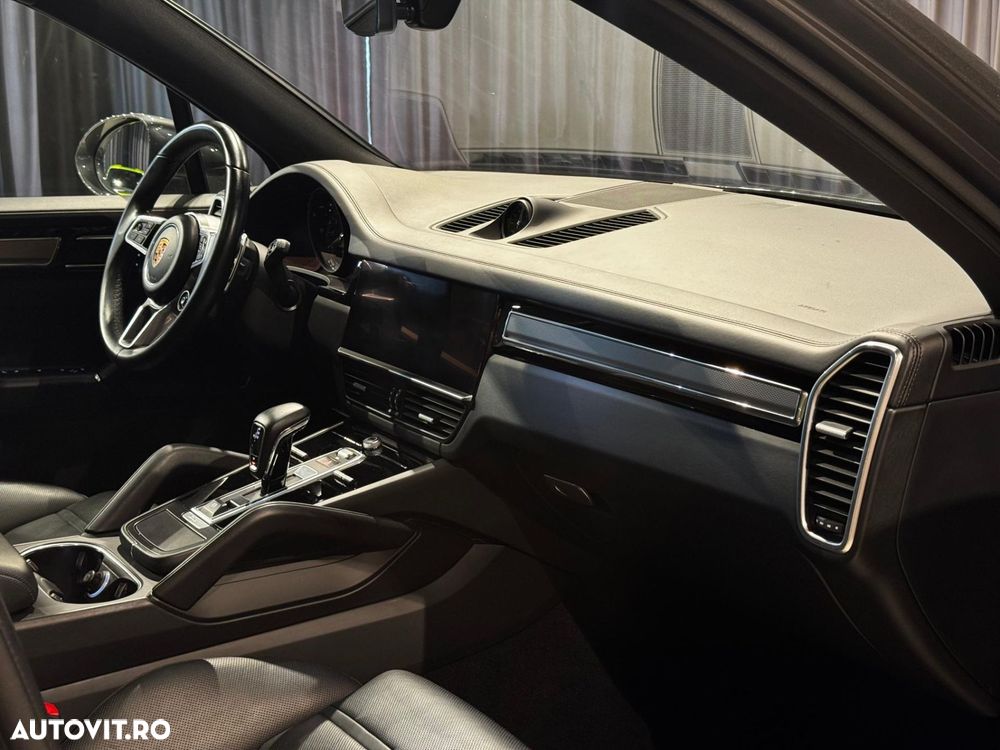 Porsche Cayenne - 13