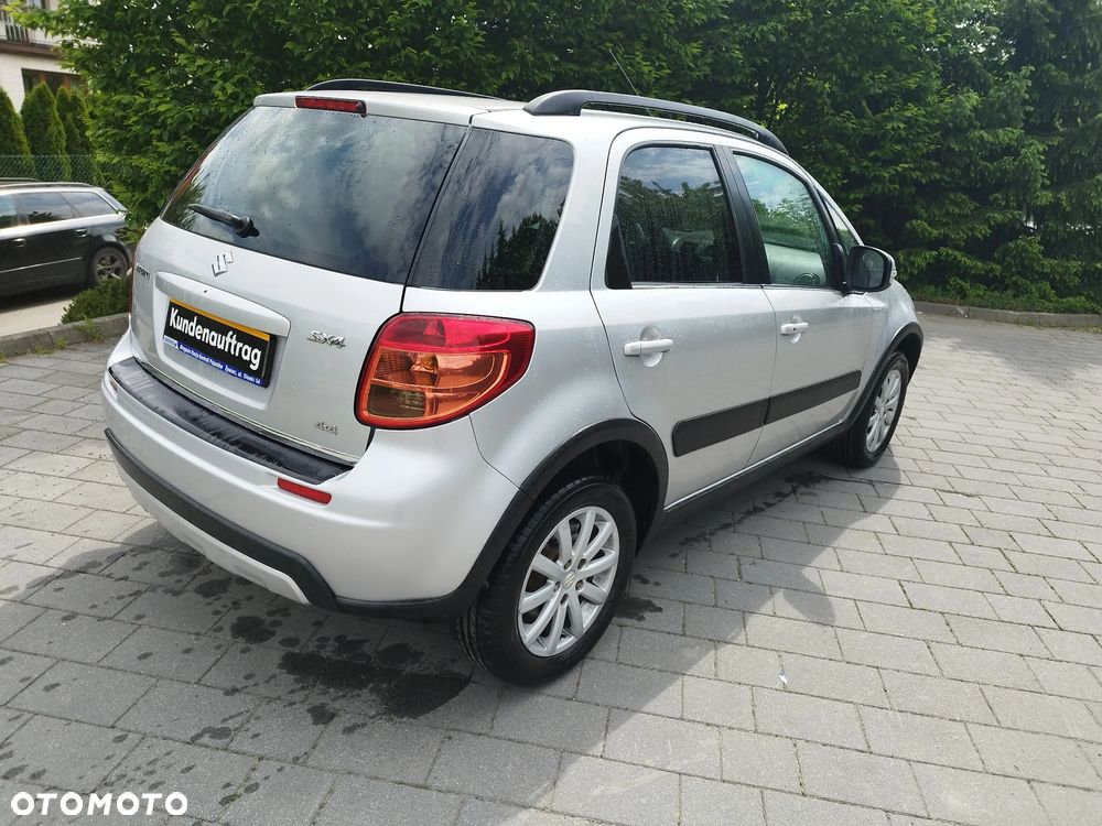 Suzuki SX4 1.6 VVT 4x4 Style - 16