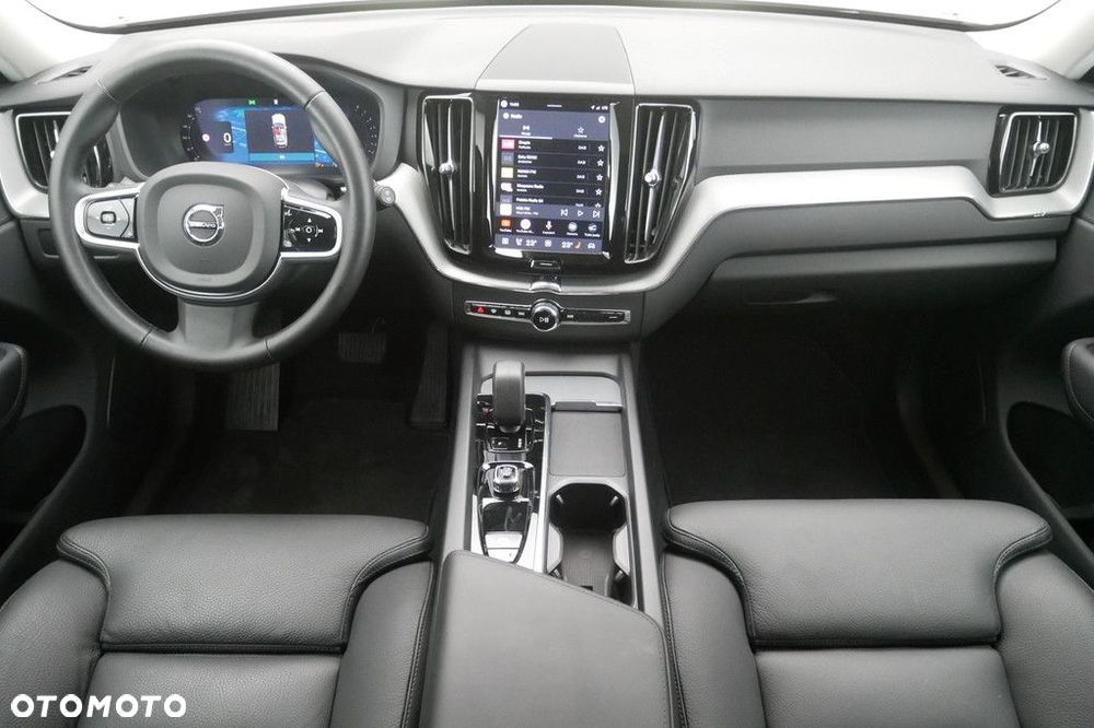 Volvo XC 60 B5 B AWD Plus Bright - 8