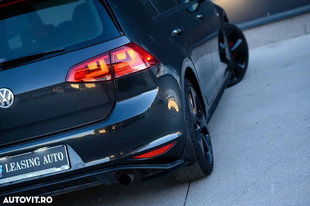 Volkswagen Golf - 6