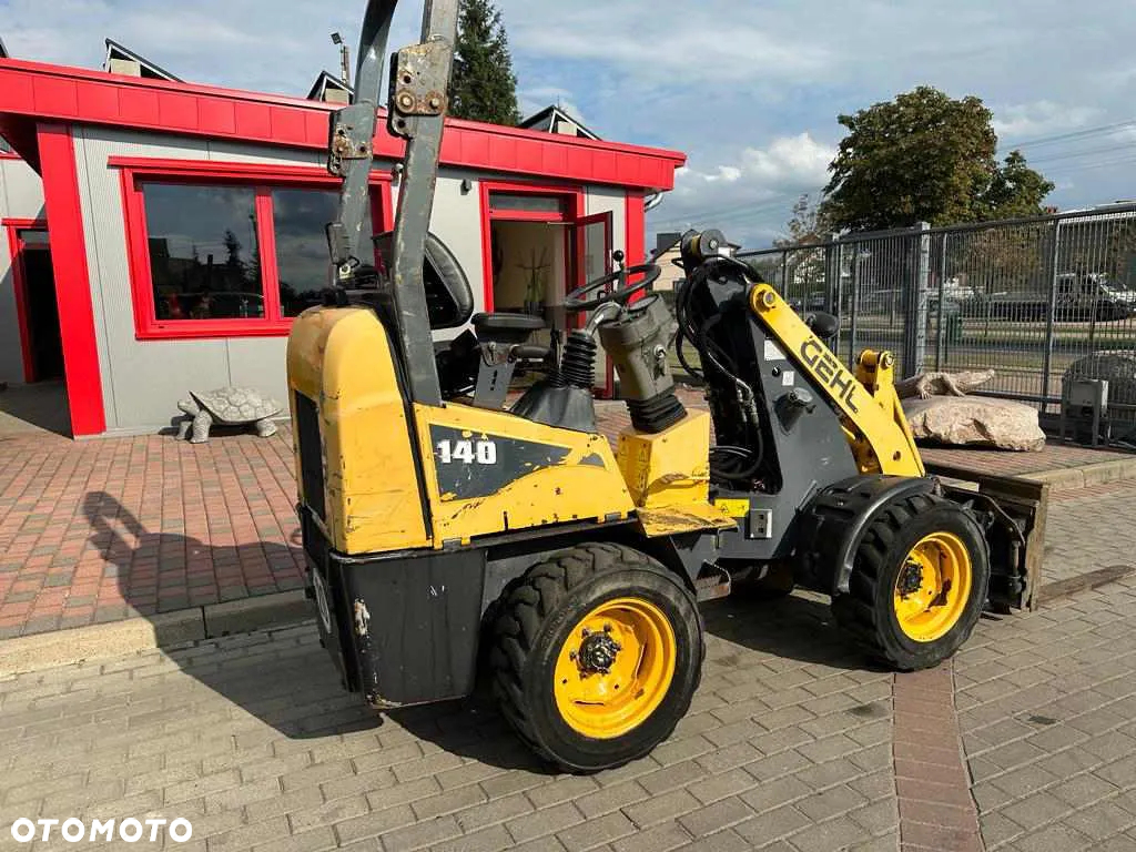 Gehl 140 - 2