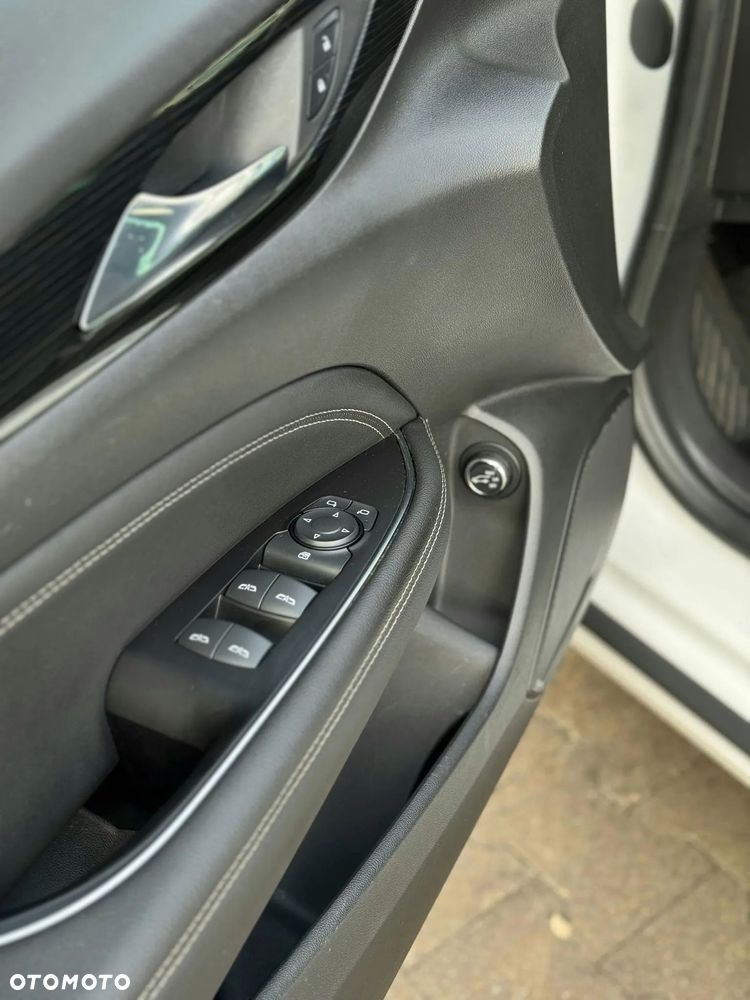 Opel Insignia 2.0 CDTI Cosmo S&S - 24