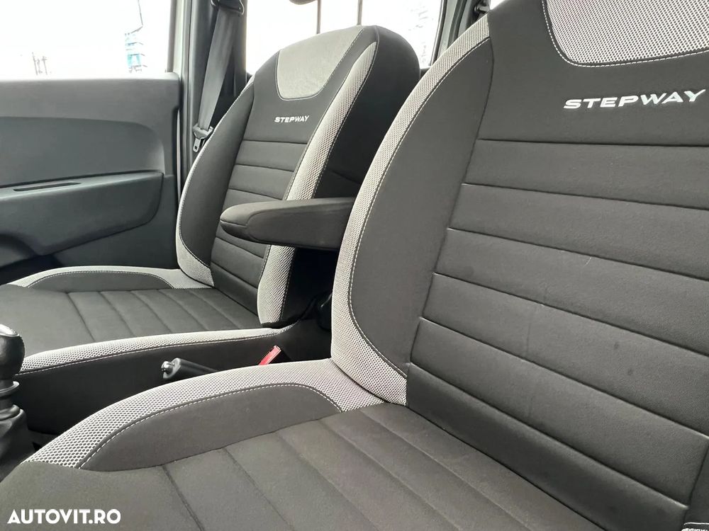 Dacia Lodgy TCe 130 GPF Stepway - 12