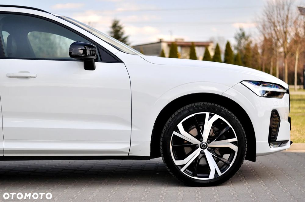 Volvo XC 60 B4 D AWD Plus Dark - 11