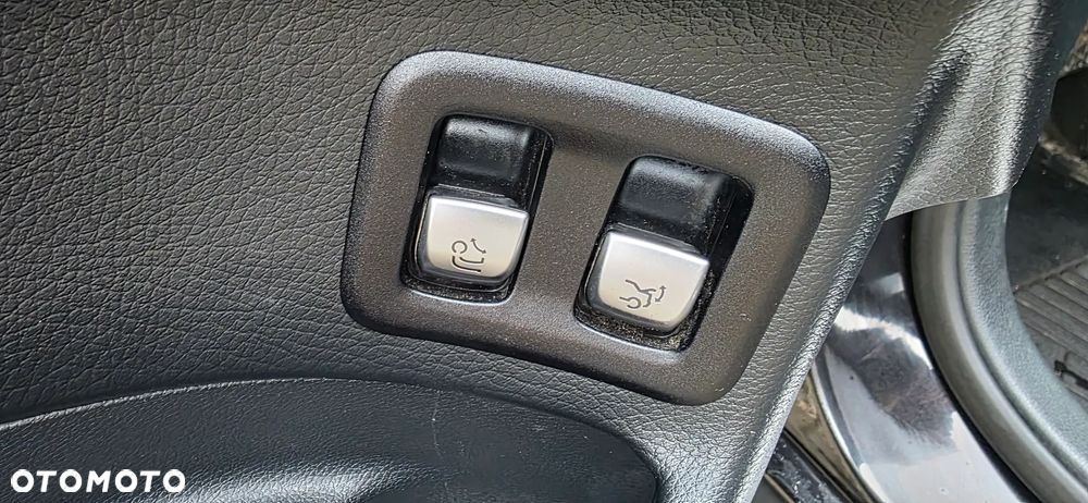 Mercedes-Benz GLC - 24