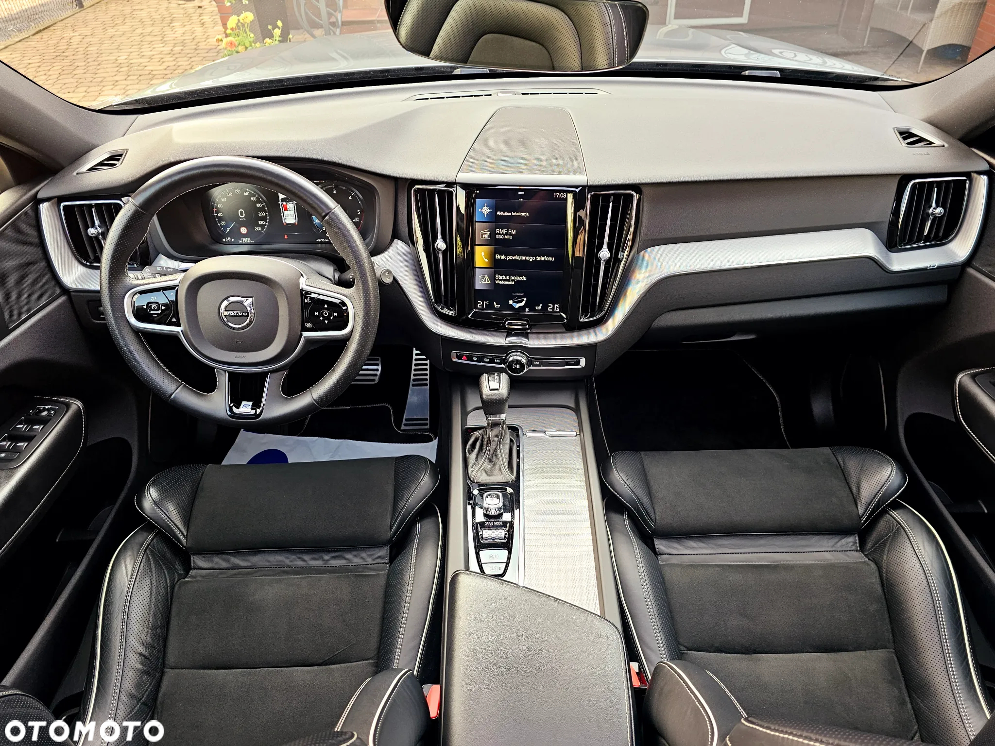 Volvo XC 60 D5 AWD Geartronic RDesign - 6