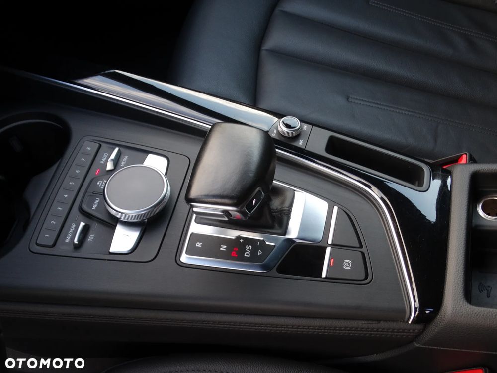 Audi A4 Limousine 2.0 TFSI ultra S tronic sport - 32