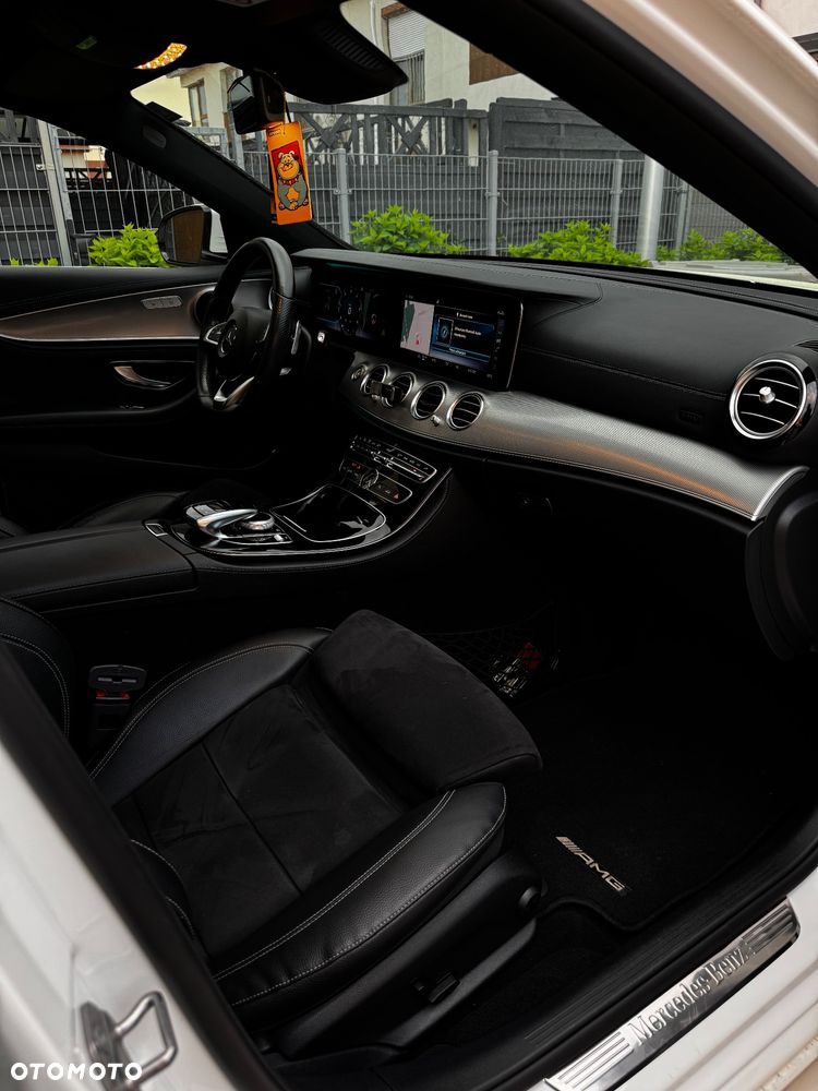 Mercedes-Benz Klasa E 220 d 4-Matic 9G-TRONIC - 11