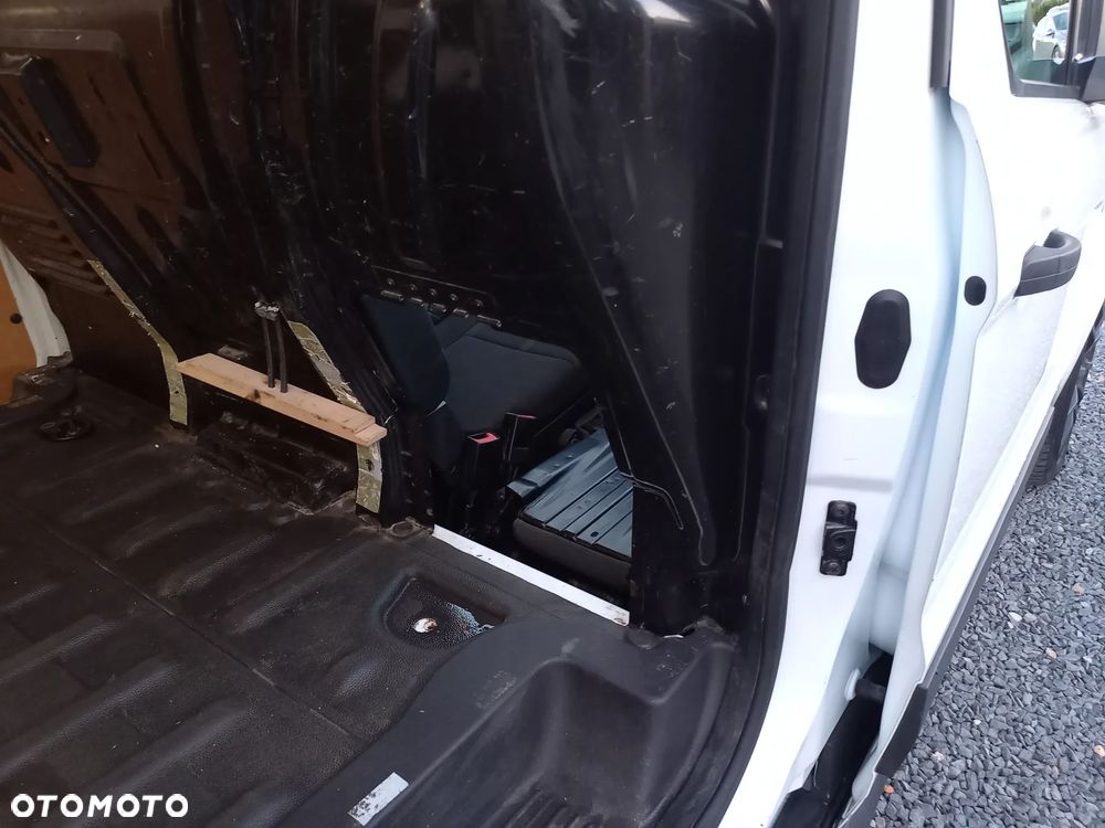 Ford Transit Connect - 21
