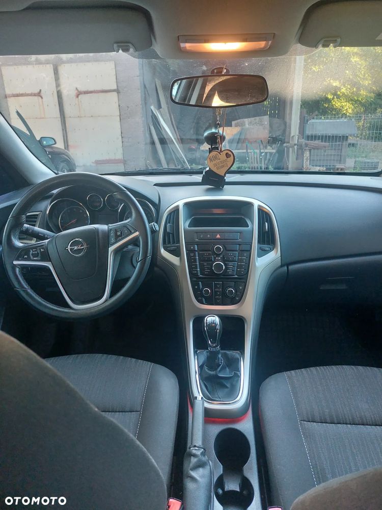 Opel Astra 1.4 T Cosmo - 13