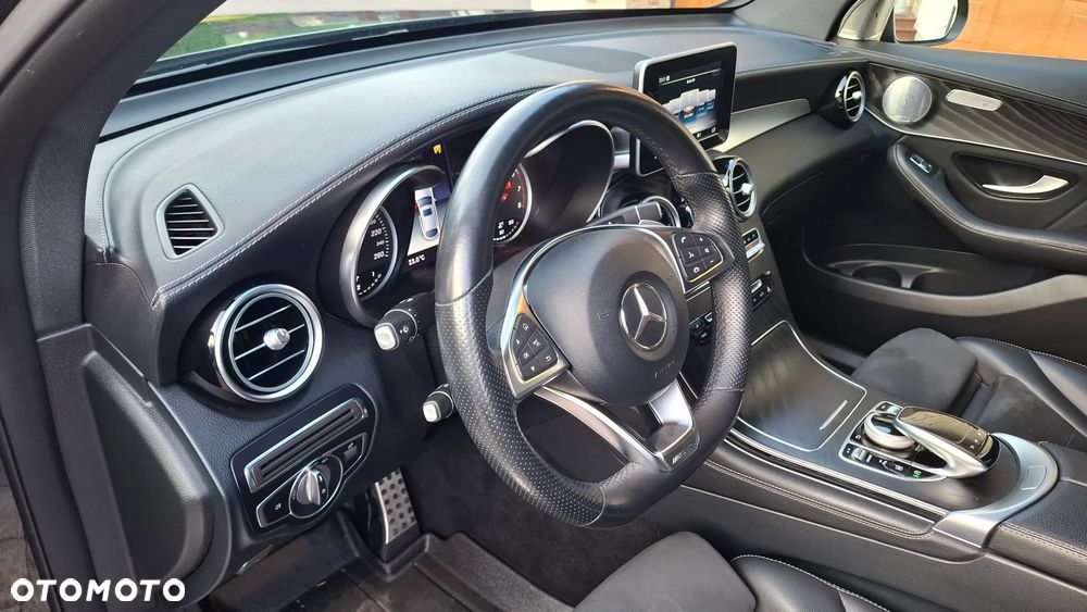 Mercedes-Benz GLC 250 4Matic 9G-TRONIC Exclusive - 26